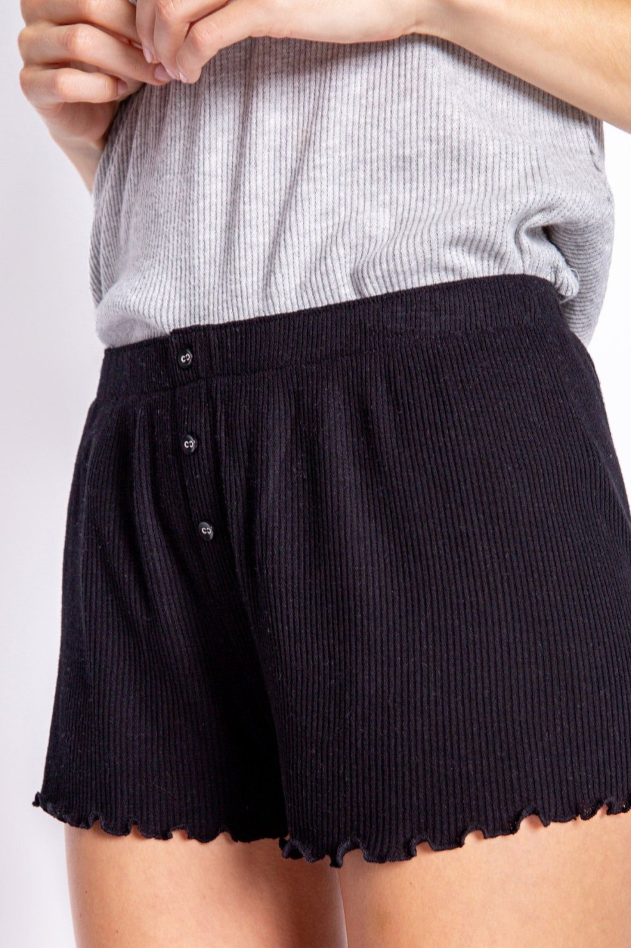 New Textured Essentials Shorts Bottoms